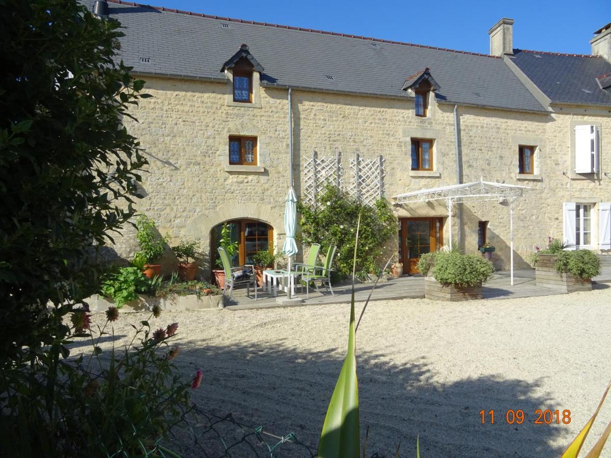 La Ferme Aux Chats Formigny Exteriör bild