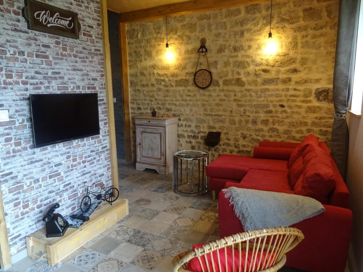 La Ferme Aux Chats Formigny Exteriör bild