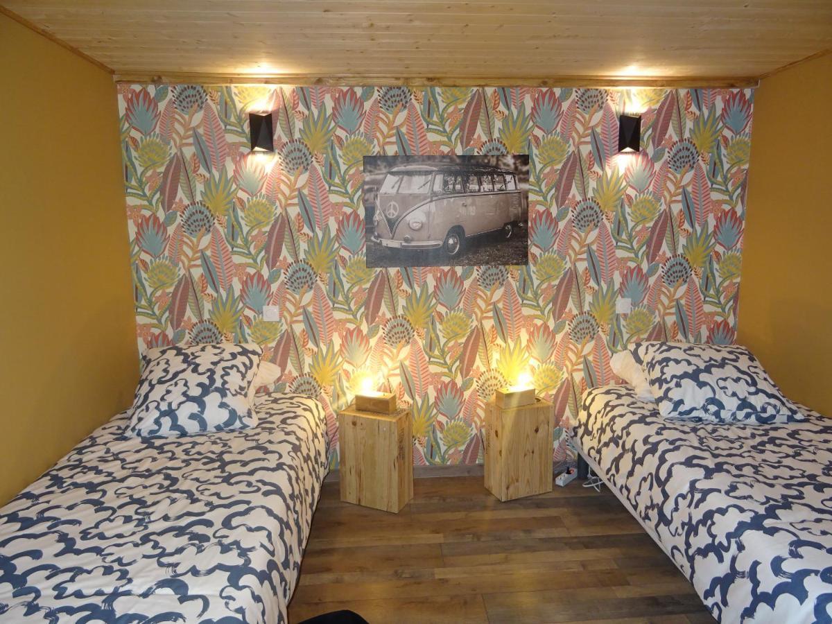 La Ferme Aux Chats Formigny Exteriör bild